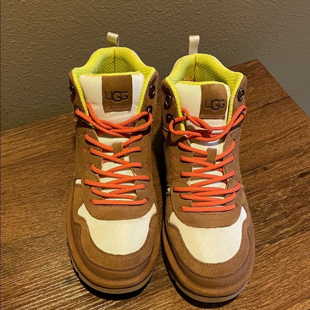 UGG cushioned Sneakers - Picture 2 of 6